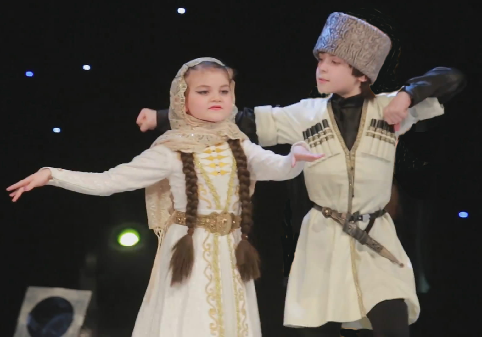 чеченский танец на яран-сувар